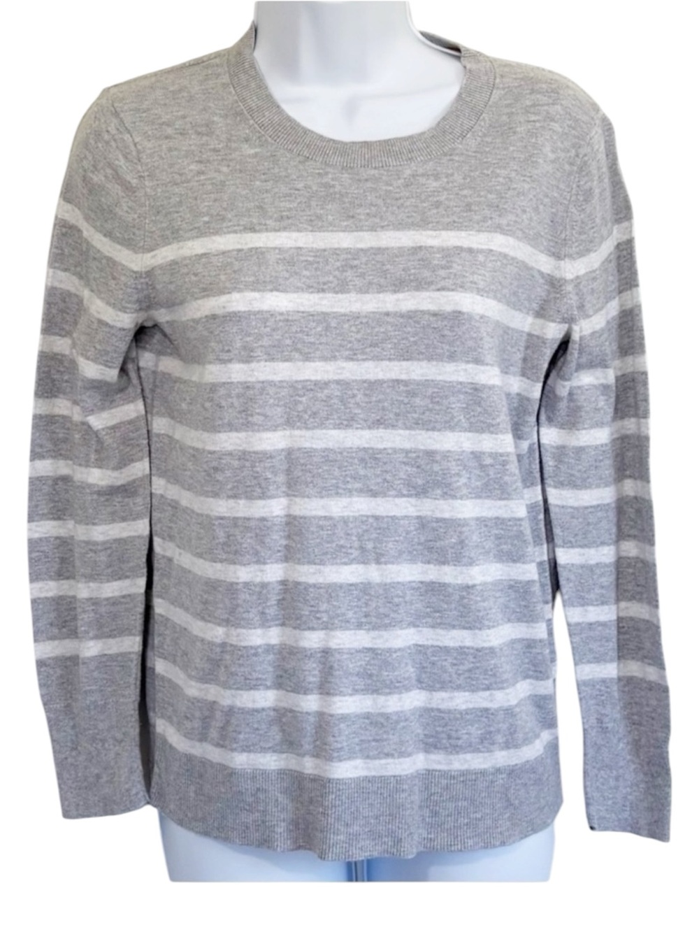 BANANA REPUBLIC Gray White Striped Crewneck Sweater Medium Lightweight Knit